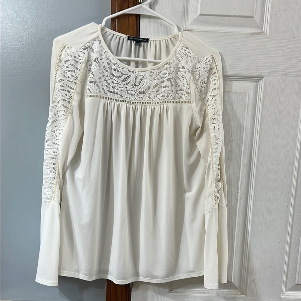 Adrianna Papell White Ruched Cuffed Sleeve Blouse